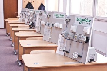 Schneider Electric a dotat cu echipamente electrice Colegiului Tehnic Energetic Bucuresti
